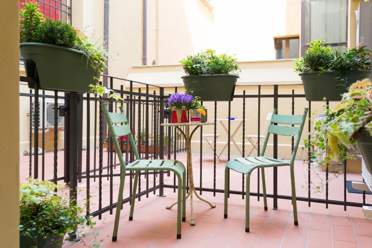 Sphera Bologna, Design Suite Under The Two Towers Εξωτερικό φωτογραφία
